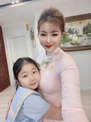 100+ Hình Ảnh Mẹ Đơn Thân Nuôi Con Gái Chạm Lòng, Full 4k Đẹp Nhất