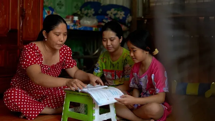 100+ Hình Ảnh Mẹ Đơn Thân Nuôi Con Gái Chạm Lòng, Full 4k Đẹp Nhất