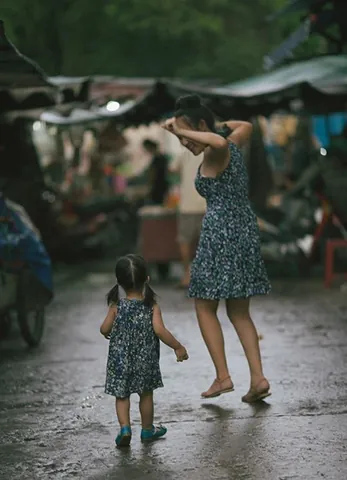 100+ Hình Ảnh Mẹ Đơn Thân Nuôi Con Gái Chạm Lòng, Full 4k Đẹp Nhất