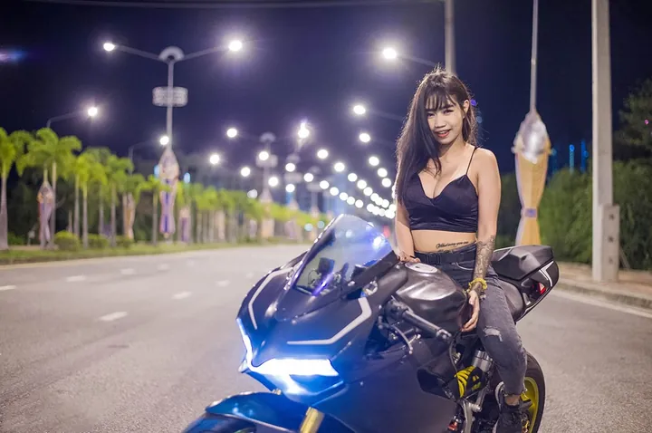 100+ Hình Ảnh Moto Ducati Với Gái Xinh Full Hd, 4k