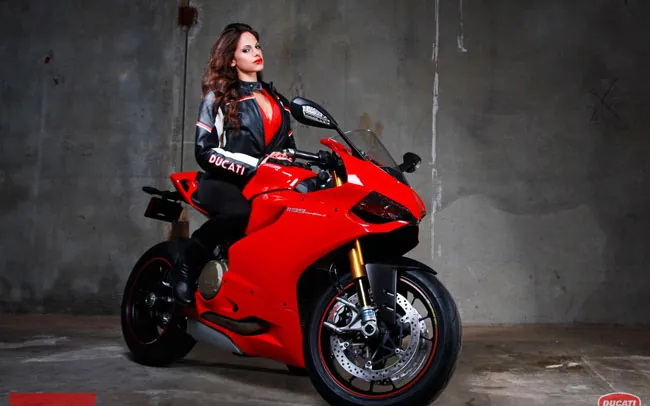 100+ Hình Ảnh Moto Ducati Với Gái Xinh Full Hd, 4k