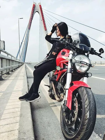 100+ Hình Ảnh Moto Ducati Với Gái Xinh Full Hd, 4k