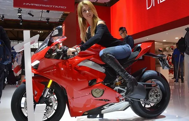 100+ Hình Ảnh Moto Ducati Với Gái Xinh Full Hd, 4k