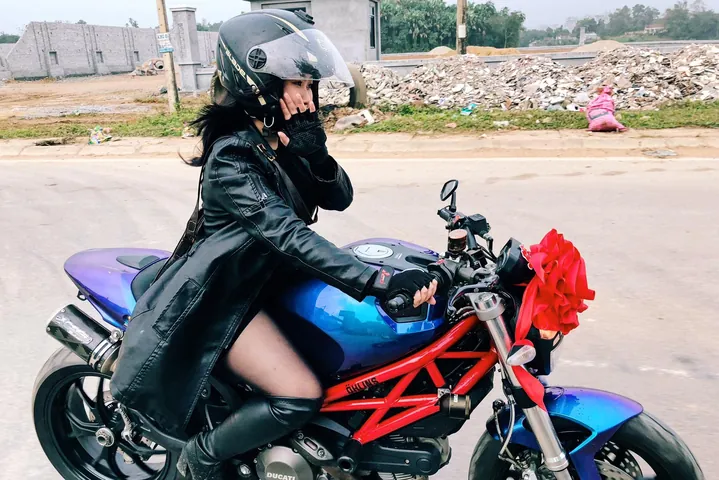 100+ Hình Ảnh Moto Ducati Với Gái Xinh Full Hd, 4k