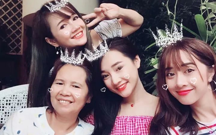 100+ Hình Ảnh Nhà Toàn Chị Em Gái Đẹp Xinh Full 4k Chill Cực Chất 100+ Hình Ảnh Nhà Toàn Chị Em Gái Đẹp Xinh Full 4k Chill Cực Chất