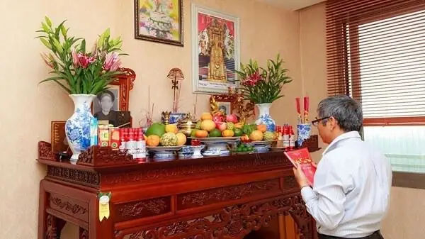 Hình Ảnh Về Thờ Cúng Tổ Tiên: Nguồn Gốc, Ý Nghĩa Và Cách Bày Biện Đúng Chuẩn Hình Ảnh Về Thờ Cúng Tổ Tiên: Nguồn Gốc, Ý Nghĩa Và Cách Bày Biện Đúng Chuẩn