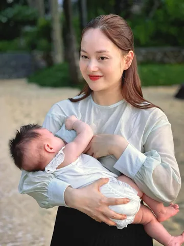 100+ Ảnh Lan Phương Khoe Con Gái Đầu Lòng Full Hd Đẹp Nhất 100+ Ảnh Lan Phương Khoe Con Gái Đầu Lòng Full Hd Đẹp Nhất