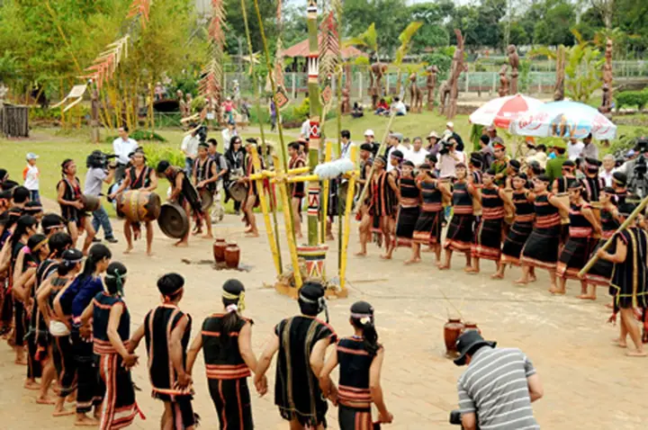 Lễ Cúng Lúa Mới: Ý Nghĩa, Thời Gian, Lễ Vật Và Quy Trình Nghi Lễ Của Các Dân Tộc Tây Nguyên Lễ Cúng Lúa Mới: Ý Nghĩa, Thời Gian, Lễ Vật Và Quy Trình Nghi Lễ Của Các Dân Tộc Tây Nguyên