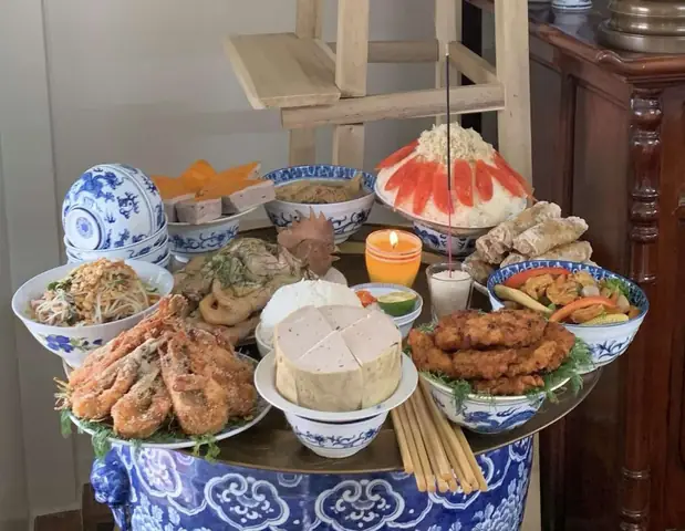 Hướng Dẫn Nghi Thức Lễ Cúng Ông Công Ông Táo Đầy Đủ: Mâm Cỗ, Lễ Vật, Văn Khấn, Giờ Giấc Và Điều Kiêng Kỵ