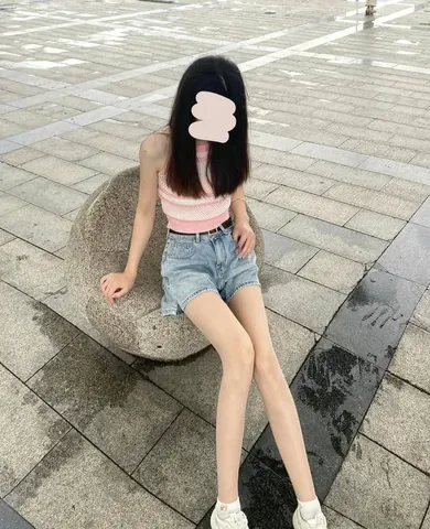 100+ Ảnh Lostbird Hình Ảnh Hai Cô Gái Mặc Quần Short Đẹp Nổi Bật Nhất