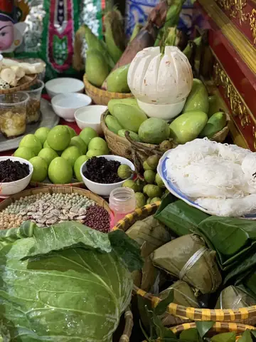 Mâm Cúng Sơn Trang Gồm Những Gì? Chi Tiết Lễ Vật Mặn, Chay & Cách Soạn Đúng Lễ