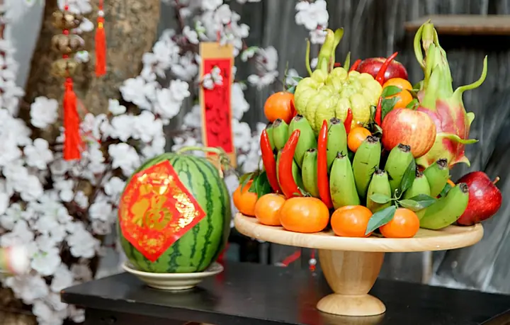 Hướng Dẫn Bày Mâm Ngũ Quả Cúng Tất Niên Chuẩn Phong Tục 3 Miền: Gồm Trái Gì, Ý Nghĩa, Thời Gian Và Lưu Ý Quan Trọng Hướng Dẫn Bày Mâm Ngũ Quả Cúng Tất Niên Chuẩn Phong Tục 3 Miền: Gồm Trái Gì, Ý Nghĩa, Thời Gian Và Lưu Ý Quan Trọng
