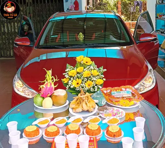 Hướng Dẫn Chuẩn Bị Mâm Ngũ Quả Cúng Xe Mới Đúng Phong Thủy, Đầy Đủ Lễ Vật & Văn Khấn (theo Vùng Miền)