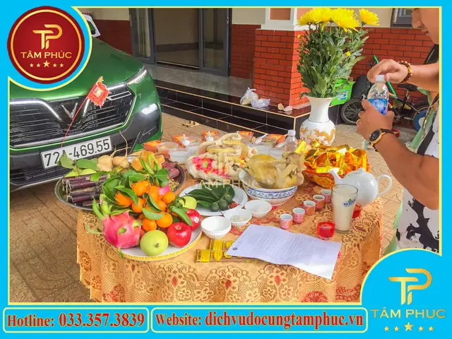 Hướng Dẫn Chuẩn Bị Mâm Ngũ Quả Cúng Xe Mới Đúng Phong Thủy, Đầy Đủ Lễ Vật & Văn Khấn (theo Vùng Miền)