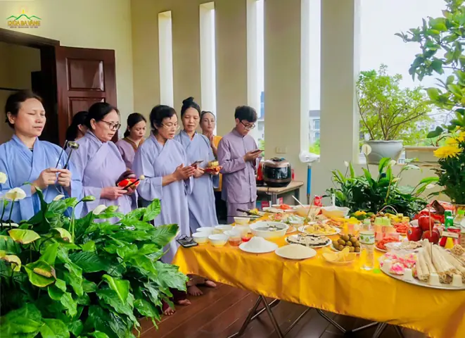 Mơ Thấy Cúng Cô Hồn: Giải Mã Ý Nghĩa, Điềm Báo Và Cách Đối Phó Khi Gặp Giấc Mơ Này Mơ Thấy Cúng Cô Hồn: Giải Mã Ý Nghĩa, Điềm Báo Và Cách Đối Phó Khi Gặp Giấc Mơ Này