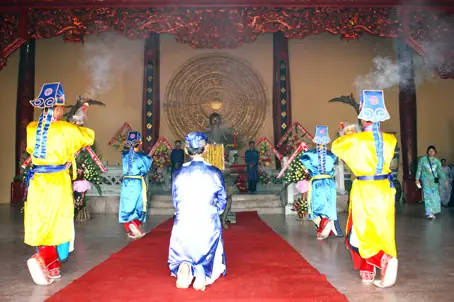 Nghi Thức Cúng Đình Thần: Lễ Nghi Truyền Thống Và Ý Nghĩa Văn Hóa Tại Làng Quê Việt