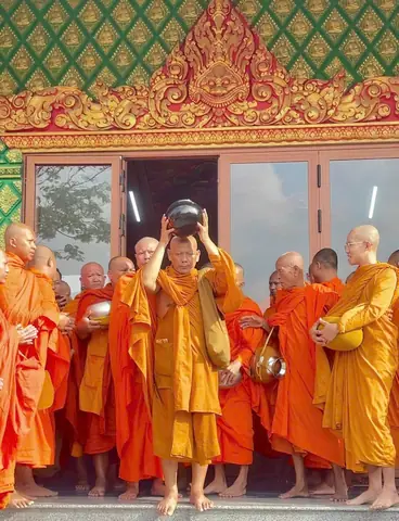 Tổng Hợp Nghi Thức Cúng Dường Phật Giáo: Văn Khấn Cúng Ngọ, Quá Đường, Thọ Trại Chi Tiết