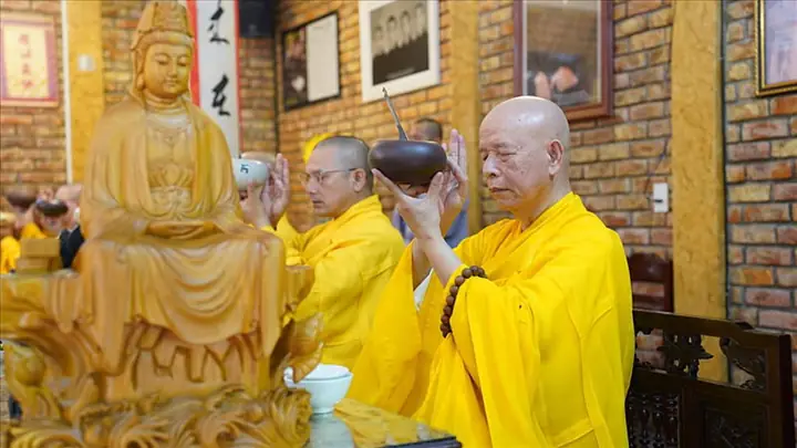 Tổng Hợp Nghi Thức Cúng Dường Phật Giáo: Văn Khấn Cúng Ngọ, Quá Đường, Thọ Trại Chi Tiết