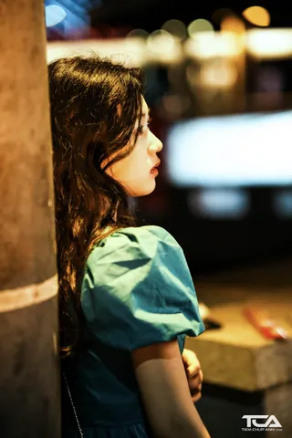 100+ Những Cô Gái Chụp Ảnh Ban Đêm Neon Lung Linh, Full 4k Chill Cực Chất