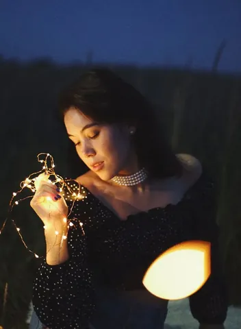 100+ Những Cô Gái Chụp Ảnh Ban Đêm Neon Lung Linh, Full 4k Chill Cực Chất