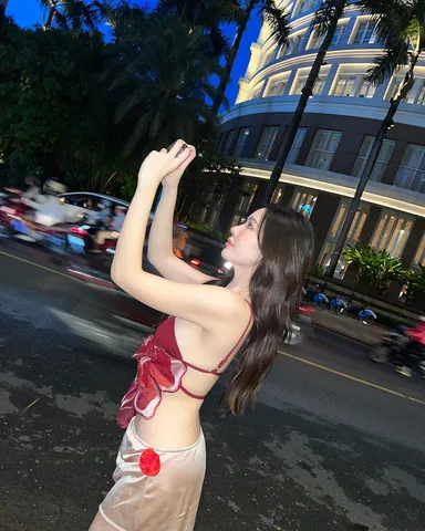 100+ Ảnh Cô Gái Tuổi Mặc Váy Hở Đẹp Lung Linh, Full 4k Siêu Sáng