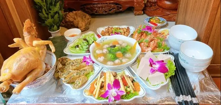 Cúng Ông Táo Có Nên Chọn Cỗ Chay Hay Cỗ Mặn?