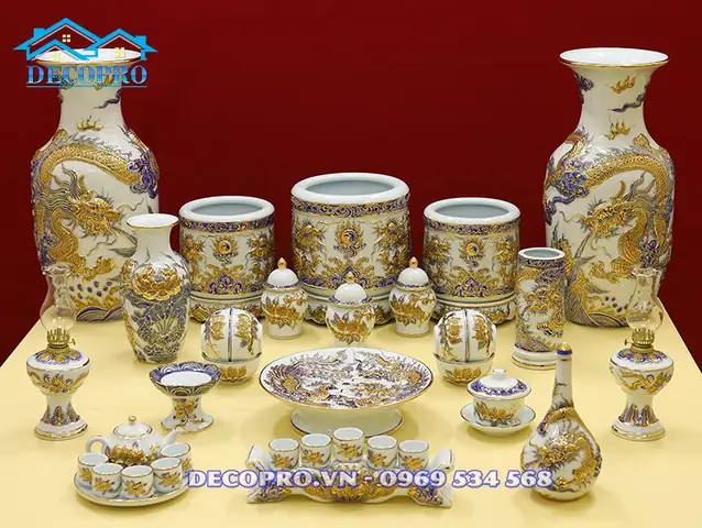 Hướng Dẫn Chọn Và Bài Trí Đồ Thờ Cúng Hợp Phong Thủy: Công Thức Theo Mệnh, Vị Trí, Vật Liệu Chuẩn Phổ Tục