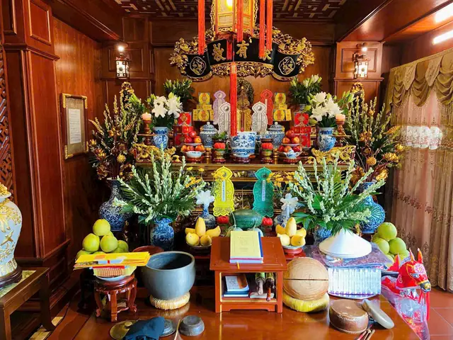 Hướng Dẫn Phong Thủy Phòng Thờ: Nguyên Tắc Đặt Bàn Thờ, Cấm Kỵ Và Cách Bài Trí Đồ Thờ Chuẩn Nhất