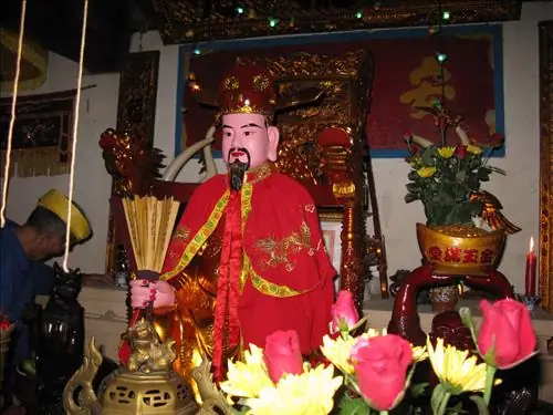 Hướng Dẫn Sắm Lễ Cúng Thành Hoàng Làng Chuẩn Chỉnh: Danh Sách Lễ Vật, Cách Trình Bày Và Văn Khấn Đầy Đủ