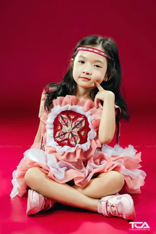 100+ Tạo Dáng Chụp Ảnh Bé Gái Đẹp, 100+ Mẫu Pose Bé Gái Dễ Làm 100+ Tạo Dáng Chụp Ảnh Bé Gái Đẹp, 100+ Mẫu Pose Bé Gái Dễ Làm