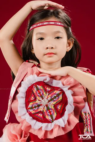 100+ Tạo Dáng Chụp Ảnh Bé Gái Đẹp, 100+ Mẫu Pose Bé Gái Dễ Làm 100+ Tạo Dáng Chụp Ảnh Bé Gái Đẹp, 100+ Mẫu Pose Bé Gái Dễ Làm