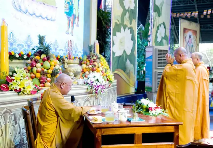 Thầy Cúng Đám Ma: Vai Trò, Nghi Thức Cúng Cơm & Những Điều Cần Biết Khi Mời Làm Lễ
