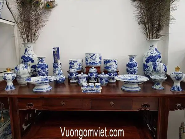 Hướng Dẫn Thay Đồ Thờ Cúng Đúng Quy Trình: Các Bước Khấn Vái, Chọn Ngày Tốt & Xử Lý Đồ Cũ Chuẩn Phong Thủy Hướng Dẫn Thay Đồ Thờ Cúng Đúng Quy Trình: Các Bước Khấn Vái, Chọn Ngày Tốt & Xử Lý Đồ Cũ Chuẩn Phong Thủy