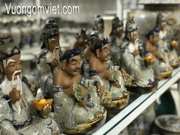 Hướng Dẫn Thay Đồ Thờ Cúng Đúng Quy Trình: Các Bước Khấn Vái, Chọn Ngày Tốt & Xử Lý Đồ Cũ Chuẩn Phong Thủy Hướng Dẫn Thay Đồ Thờ Cúng Đúng Quy Trình: Các Bước Khấn Vái, Chọn Ngày Tốt & Xử Lý Đồ Cũ Chuẩn Phong Thủy