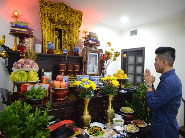 Thờ Cúng Tổ Tiên Mấy Đời Là Đủ Để Trọn Chữ Hiếu?