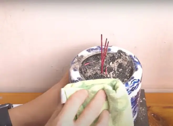 Nên Tỉa Chân Nhang Trước Hay Sau Cúng Ông Táo? Quy Trình Và Lưu Ý Chuẩn Nhất Nên Tỉa Chân Nhang Trước Hay Sau Cúng Ông Táo? Quy Trình Và Lưu Ý Chuẩn Nhất