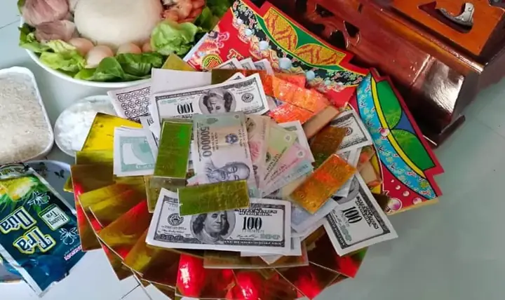 Tiền Cúng Thần Tài: Bao Nhiêu Là Đủ, Có Nên Dùng Tiền Thật Không, Cách Cúng Đúng Phong Thủy