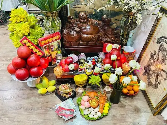 Tiền Cúng Thần Tài: Bao Nhiêu Là Đủ, Có Nên Dùng Tiền Thật Không, Cách Cúng Đúng Phong Thủy