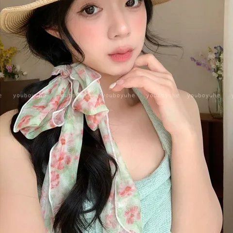 100+ Ảnh Cô Gái Buộc Khăn Voan Ở Cổ Phong Cách Sang Trọng Full Hd