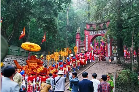 Tín Ngưỡng Thờ Cúng Hùng Vương: Nguồn Gốc, Ý Nghĩa Cốt Lõi & Giá Trị Bản Sắc Dân Tộc Tín Ngưỡng Thờ Cúng Hùng Vương: Nguồn Gốc, Ý Nghĩa Cốt Lõi & Giá Trị Bản Sắc Dân Tộc
