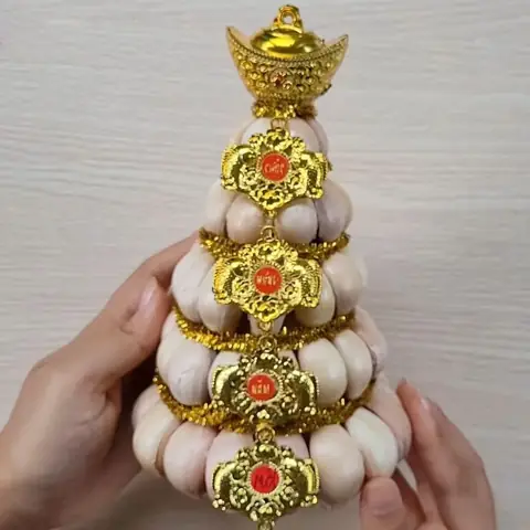 Hướng Dẫn Cách Đặt Và Làm Tháp Tỏi Cúng Ông Địa Chuẩn Phong Thủy, Ý Nghĩa Chiêu Tài Đón Lộc Hướng Dẫn Cách Đặt Và Làm Tháp Tỏi Cúng Ông Địa Chuẩn Phong Thủy, Ý Nghĩa Chiêu Tài Đón Lộc
