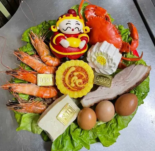 Hướng Dẫn Chọn Tôm Cúng Thần Tài Chuẩn Nghi Thức: Loại Nào Tốt, Giá Bao Nhiêu Và Cách Bày Mâm Tam Sên Đúng Ý Nghĩa