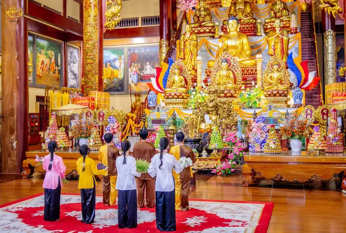 Ứng Cúng Là Gì? Ý Nghĩa, Từ Nguyên Và Vị Trí Trong 10 Danh Hiệu Của Đức Phật