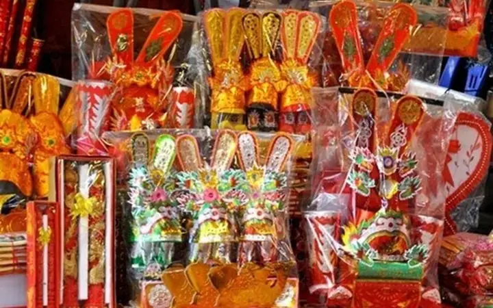 Bộ Vàng Mã Cúng Ông Công Ông Táo Gồm Gì? Danh Sách Đầy Đủ, Cách Bày & Đốt Đúng Chuẩn Bộ Vàng Mã Cúng Ông Công Ông Táo Gồm Gì? Danh Sách Đầy Đủ, Cách Bày & Đốt Đúng Chuẩn