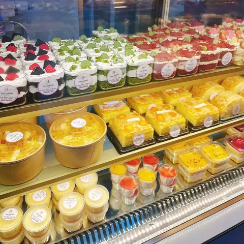 Bánh Bông Lan Cúng Khai Trương Quận 6: Chọn Bánh Phát Tài May Mắn Ở Đâu?