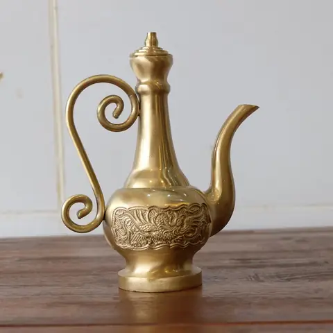 Nậm Rượu Thờ Cúng: Ý Nghĩa, Cách Chọn Và Bày Trí Chuẩn Phong Thủy
