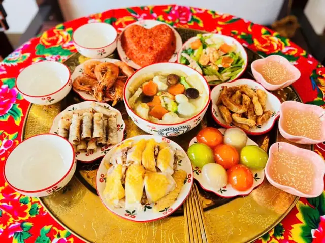 Mâm Cúng Mùng 1 Đầu Tháng: Hướng Dẫn Chuẩn Bị Đầy Đủ, Văn Khấn Chuẩn Truyền Thống