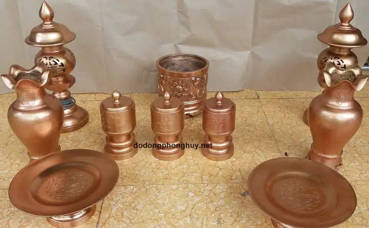 Bộ Đồ Thờ Cúng Bằng Đồng Chi Tiết: Cấu Tạo, Ý Nghĩa Và Kinh Nghiệm Chọn Lựa Bộ Đồ Thờ Cúng Bằng Đồng Chi Tiết: Cấu Tạo, Ý Nghĩa Và Kinh Nghiệm Chọn Lựa