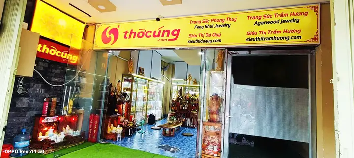 Các Mặt Hàng Đồ Thờ Cúng Phổ Biến: Từ Gốm Sứ Bát Tràng Đến Đồ Đồng Cao Cấp Các Mặt Hàng Đồ Thờ Cúng Phổ Biến: Từ Gốm Sứ Bát Tràng Đến Đồ Đồng Cao Cấp