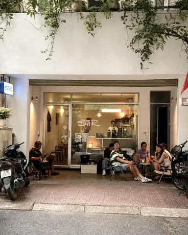 Khám Phá Các Quán Bar Ấm Cúng, Thư Giãn & Lãng Mạn Tại Sài Gòn & Hà Nội